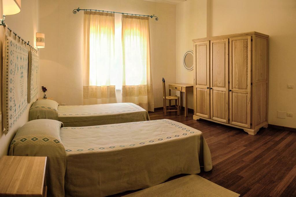 Omu Axiu Hotel Orroli Cameră foto